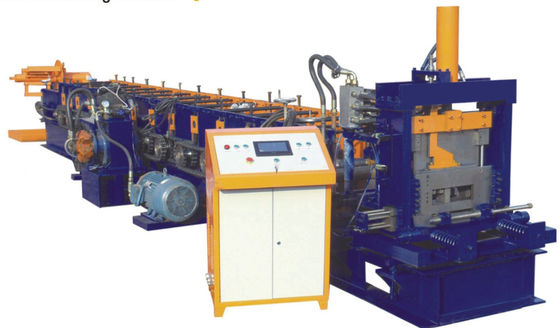 Hydraulische CZ-Purlin-Rolle, die Doppelt-Köpfe Decoiler der Maschinen-5T bildet
