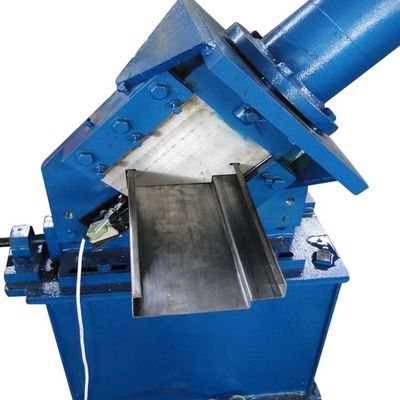 Metallblaue Türrahmen-Rolle, die Stationen Maschine ISO 12 bildet