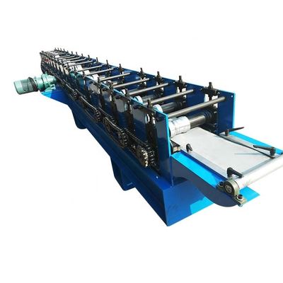 Gelber Stahltürrahmen, der Maschine Cr12 hydraulischen Ausschnitt macht