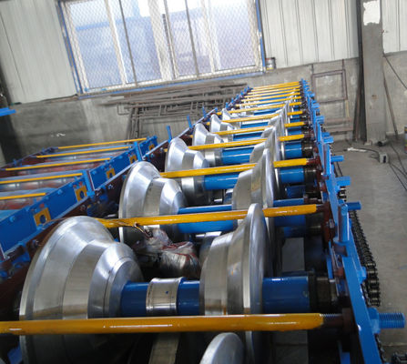 Hydraulischer Ausschnitt Ridge Steel Sheet Roll Forming-Maschine ISO