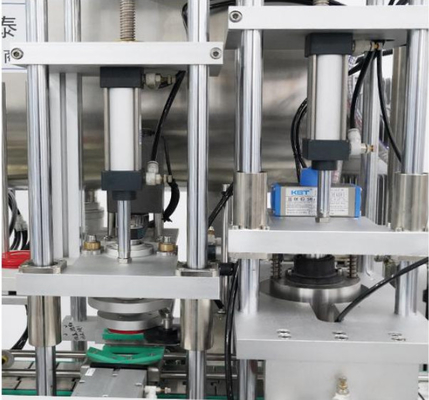 Soßen-füllende mit einer Kappe bedeckende Maschine 2KW 20b/H 500g automatisch