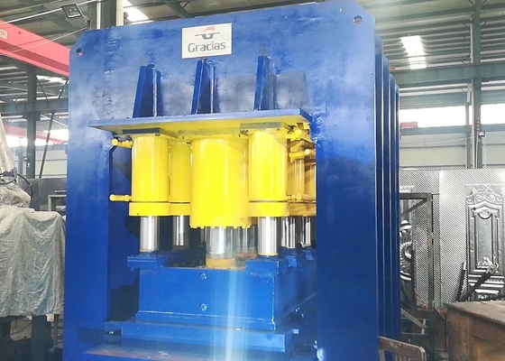 Zentralisierte Stahltür-Prägungsmaschinen-hydraulische Presse 15kw 2500T
