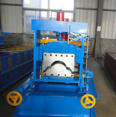 Hydraulischer Ausschnitt Ridge Steel Sheet Roll Forming-Maschine ISO